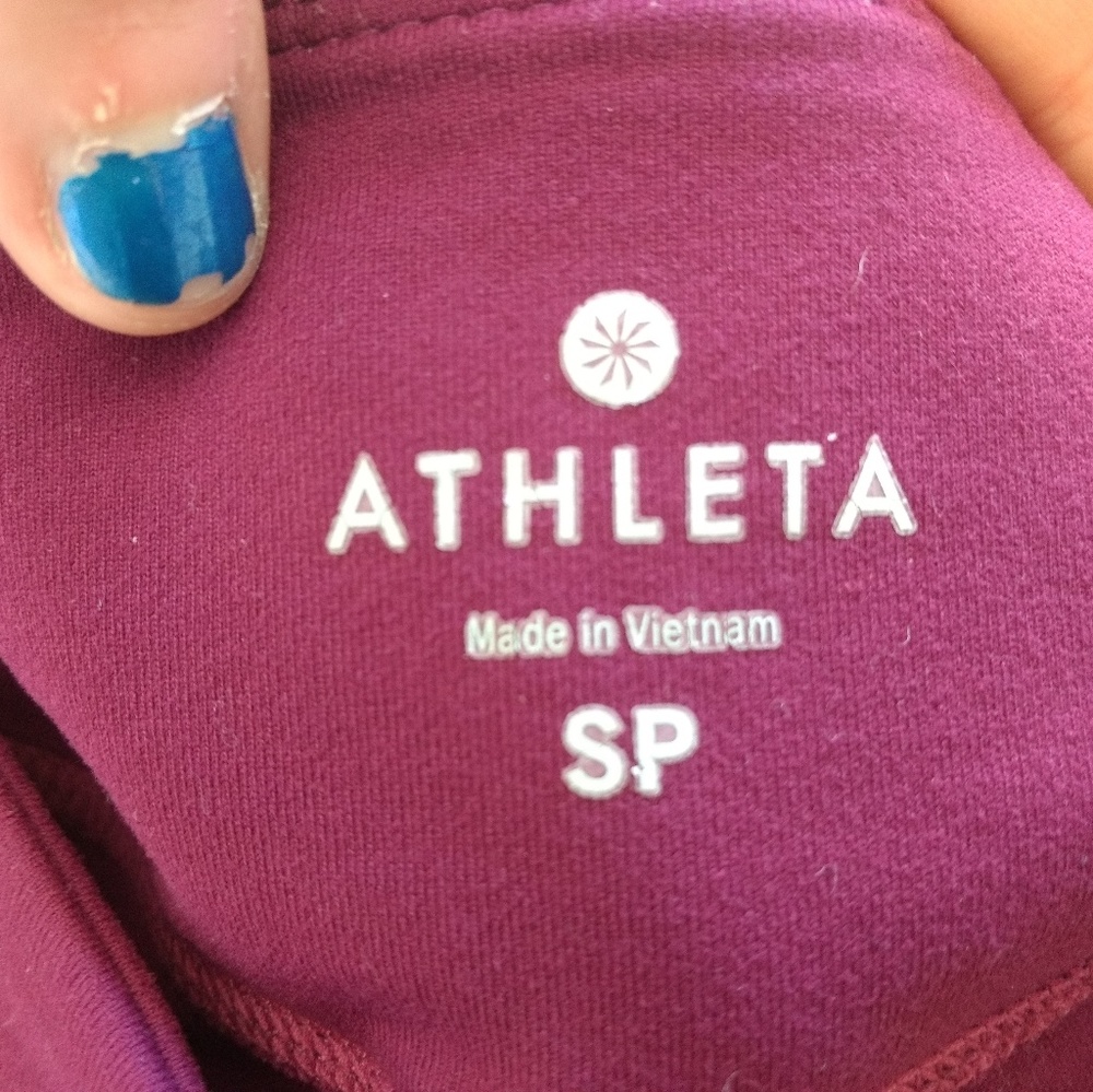 NWOT S Petite Athleta Burgundy Maroon Capris - Picture 4 of 5